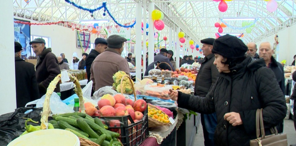 Naxçıvanda məhsul yarmarkası təşkil olunub<font color=red> - FOTOLAR</font>