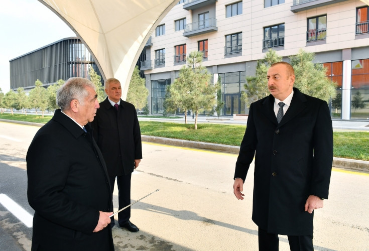 Bakı Ağ Şəhərdə bir sıra infrastruktur obyektlərinin inşası tamamlanıb, Prezident görülən işlərlə tanış olub<font color='red'> - YENİLƏNİB</font><font color=red> - FOTOLAR</font>