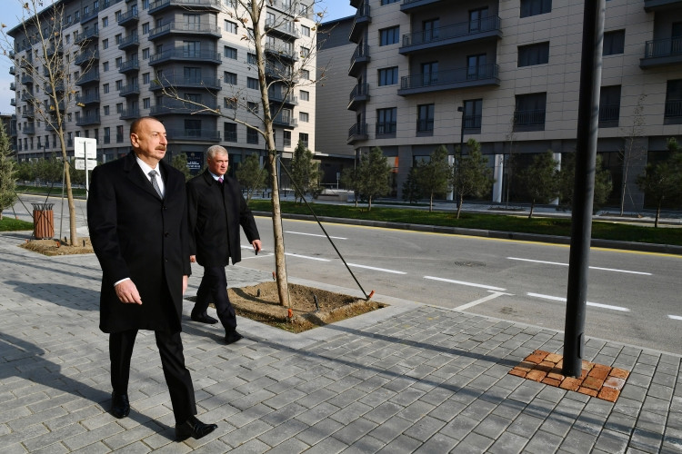 Bakı Ağ Şəhərdə bir sıra infrastruktur obyektlərinin inşası tamamlanıb, Prezident görülən işlərlə tanış olub<font color='red'> - YENİLƏNİB</font><font color=red> - FOTOLAR</font>
