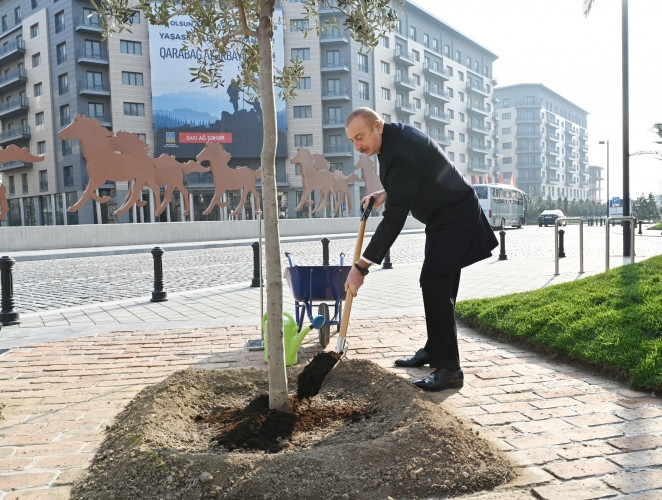 Bakı Ağ Şəhərdə bir sıra infrastruktur obyektlərinin inşası tamamlanıb, Prezident görülən işlərlə tanış olub<font color='red'> - YENİLƏNİB</font><font color=red> - FOTOLAR</font>