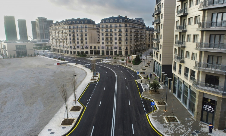 Bakı Ağ Şəhərdə bir sıra infrastruktur obyektlərinin inşası tamamlanıb, Prezident görülən işlərlə tanış olub<font color='red'> - YENİLƏNİB</font><font color=red> - FOTOLAR</font>