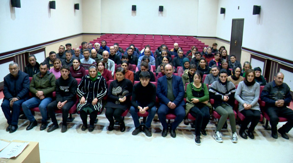 Naxçıvanda xüsusi qayğıya ehtiyacı olan 1160 ailəyə bayram sovqatı verilib<font color=red> - FOTOLAR</font>