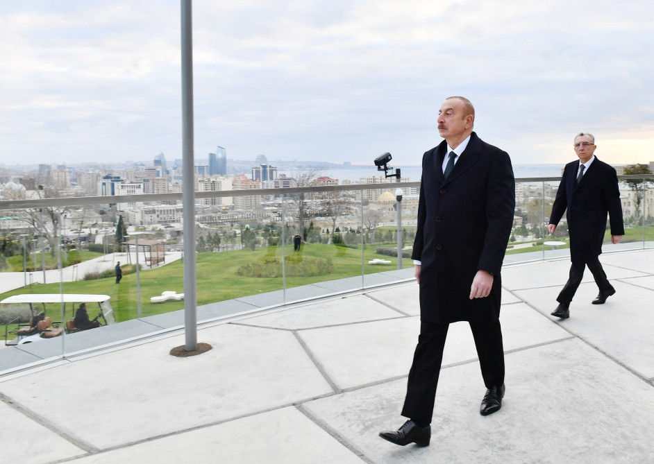 Prezident İlham Əliyev Bakıda Mərkəzi Parkın ikinci hissəsinin açılışında iştirak edib<font color='red'> - YENİLƏNİB</font><font color=red> - FOTOLAR</font>