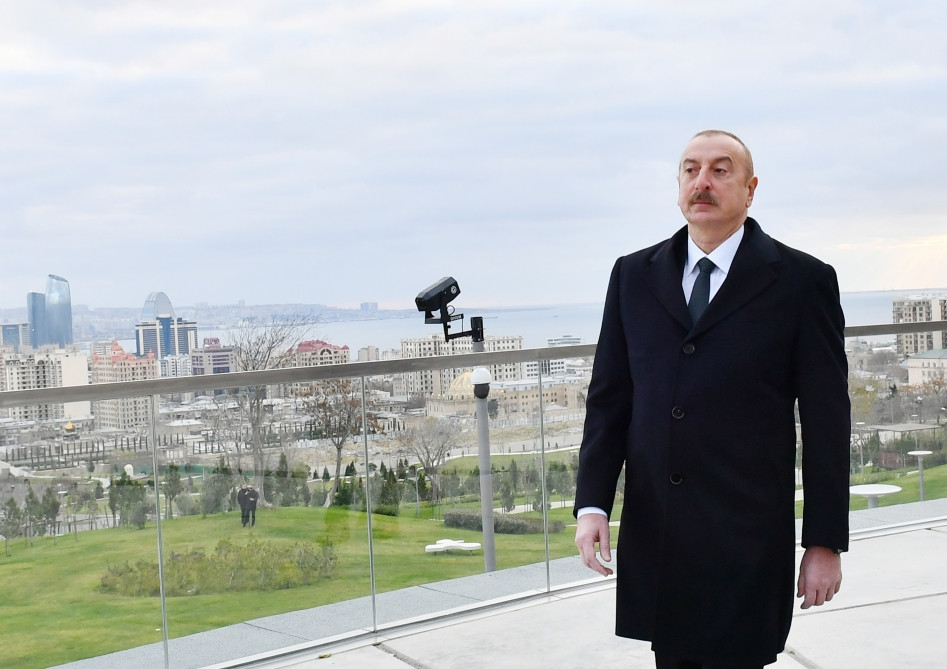 Prezident İlham Əliyev Bakıda Mərkəzi Parkın ikinci hissəsinin açılışında iştirak edib<font color='red'> - YENİLƏNİB</font><font color=red> - FOTOLAR</font>