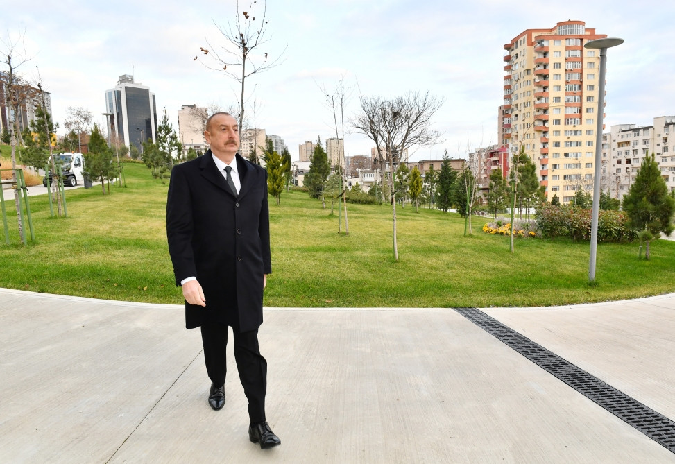 Prezident İlham Əliyev Bakıda Mərkəzi Parkın ikinci hissəsinin açılışında iştirak edib<font color='red'> - YENİLƏNİB</font><font color=red> - FOTOLAR</font>