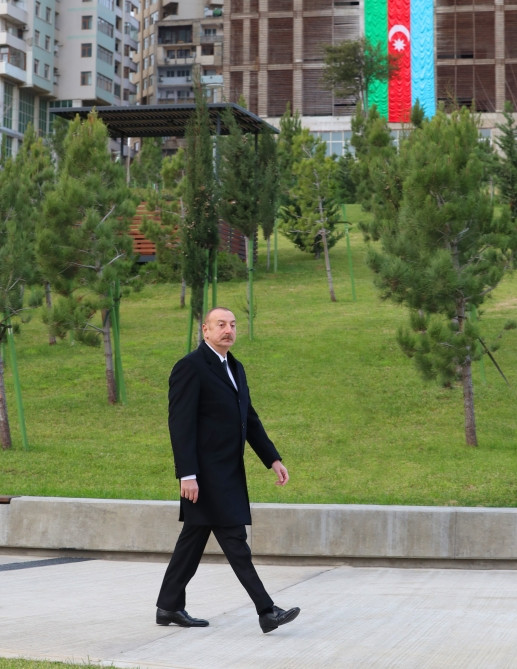 Prezident İlham Əliyev Bakıda Mərkəzi Parkın ikinci hissəsinin açılışında iştirak edib<font color='red'> - YENİLƏNİB</font><font color=red> - FOTOLAR</font>