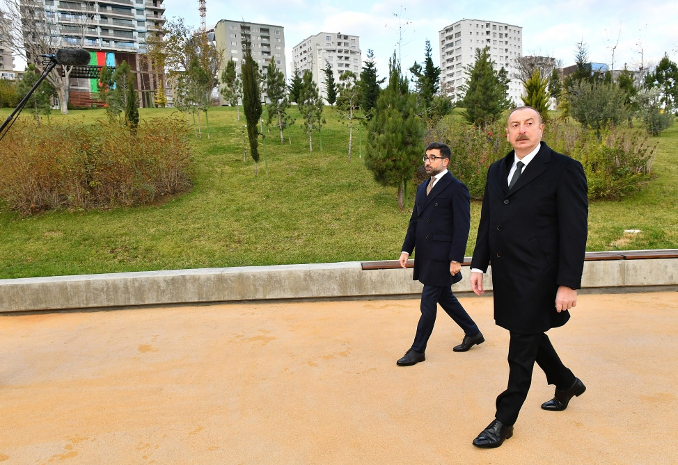 Prezident İlham Əliyev Bakıda Mərkəzi Parkın ikinci hissəsinin açılışında iştirak edib<font color='red'> - YENİLƏNİB</font><font color=red> - FOTOLAR</font>