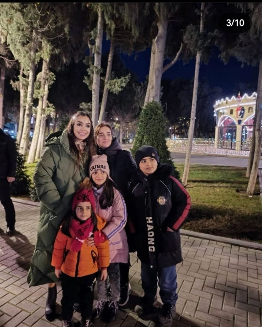 Leyla Əliyeva paytaxt sakinləri ilə görüşüb<font color=red> - FOTOLAR</font>