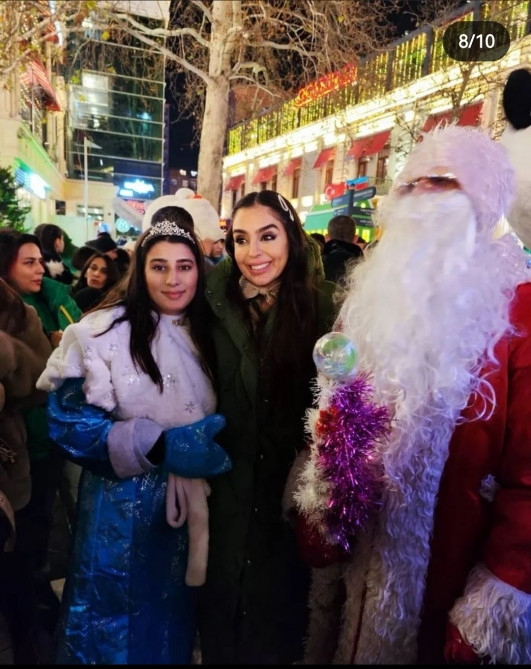 Leyla Əliyeva paytaxt sakinləri ilə görüşüb<font color=red> - FOTOLAR</font>