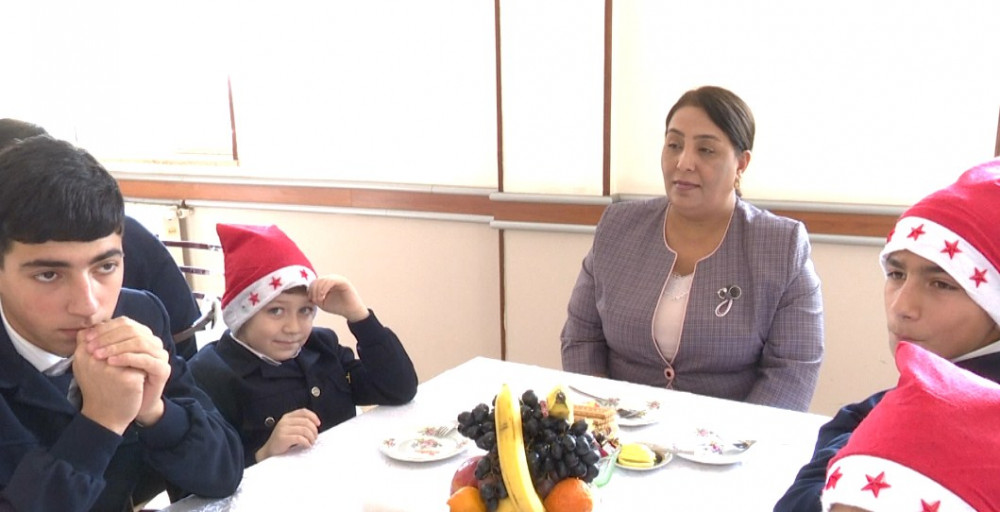Xüsusi qayğıya ehtiyacı olan uşaqlarla bayram görüşü olub<font color=red> - FOTOLAR</font>