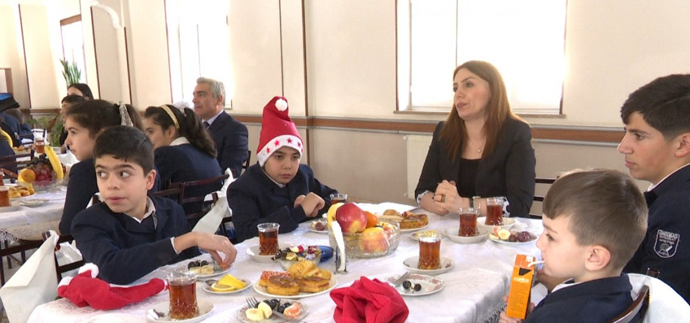 Xüsusi qayğıya ehtiyacı olan uşaqlarla bayram görüşü olub<font color=red> - FOTOLAR</font>