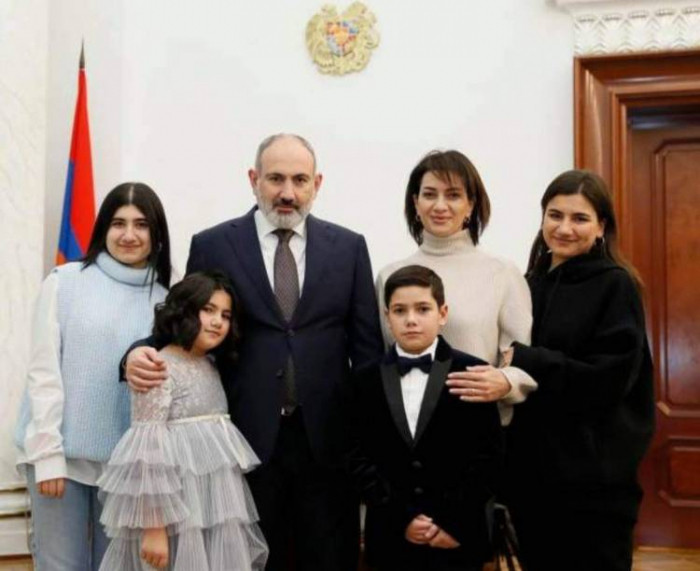 Paşinyanın oğlu itkin düşüb<font color=red> - FOTOLAR</font>