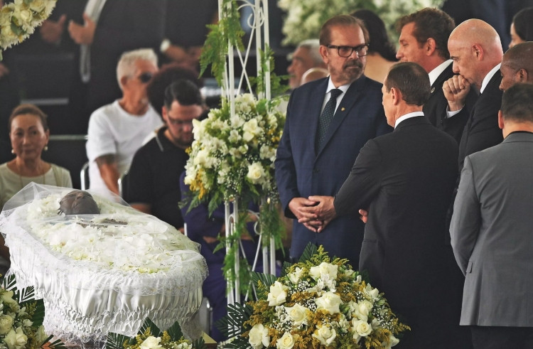 Pele ilə vida mərasimi keçirilir<font color=red> - FOTOLAR</font>