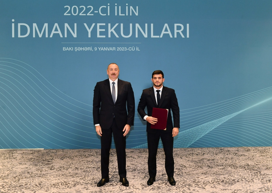 <span style='color:red'>Prezident İlham Əliyev ötən ilin idman yekunlarına həsr olunmuş mərasimdə iştirak edib<font color='red'> - YENİLƏNİB</font><font color=red> - FOTOLAR</font></span>