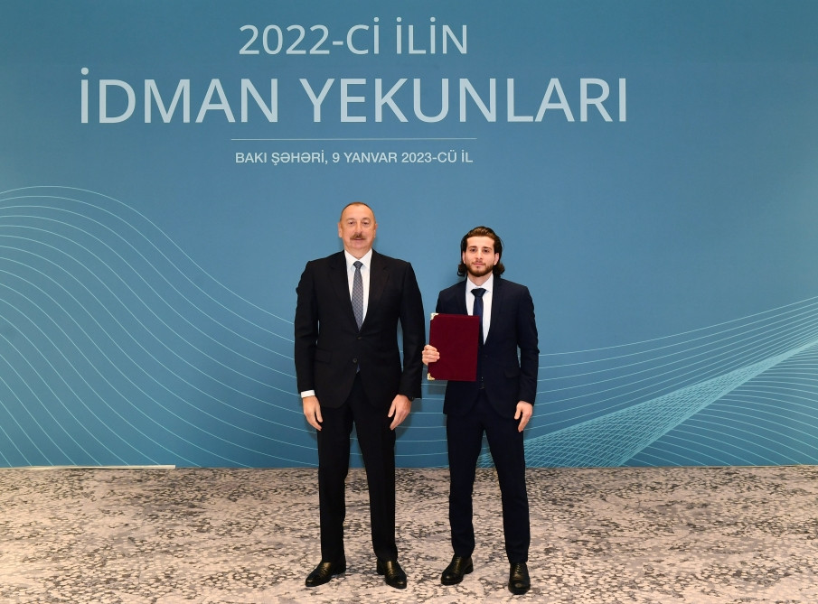 <span style='color:red'>Prezident İlham Əliyev ötən ilin idman yekunlarına həsr olunmuş mərasimdə iştirak edib<font color='red'> - YENİLƏNİB</font><font color=red> - FOTOLAR</font></span>