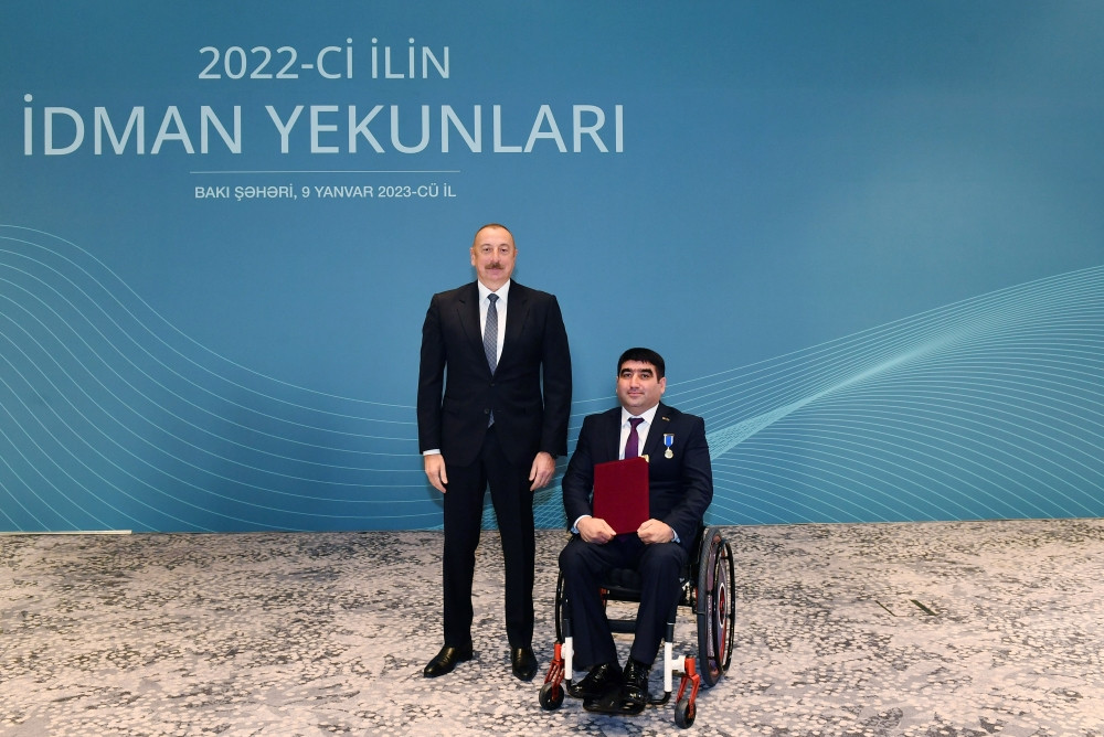 <span style='color:red'>Prezident İlham Əliyev ötən ilin idman yekunlarına həsr olunmuş mərasimdə iştirak edib<font color='red'> - YENİLƏNİB</font><font color=red> - FOTOLAR</font></span>