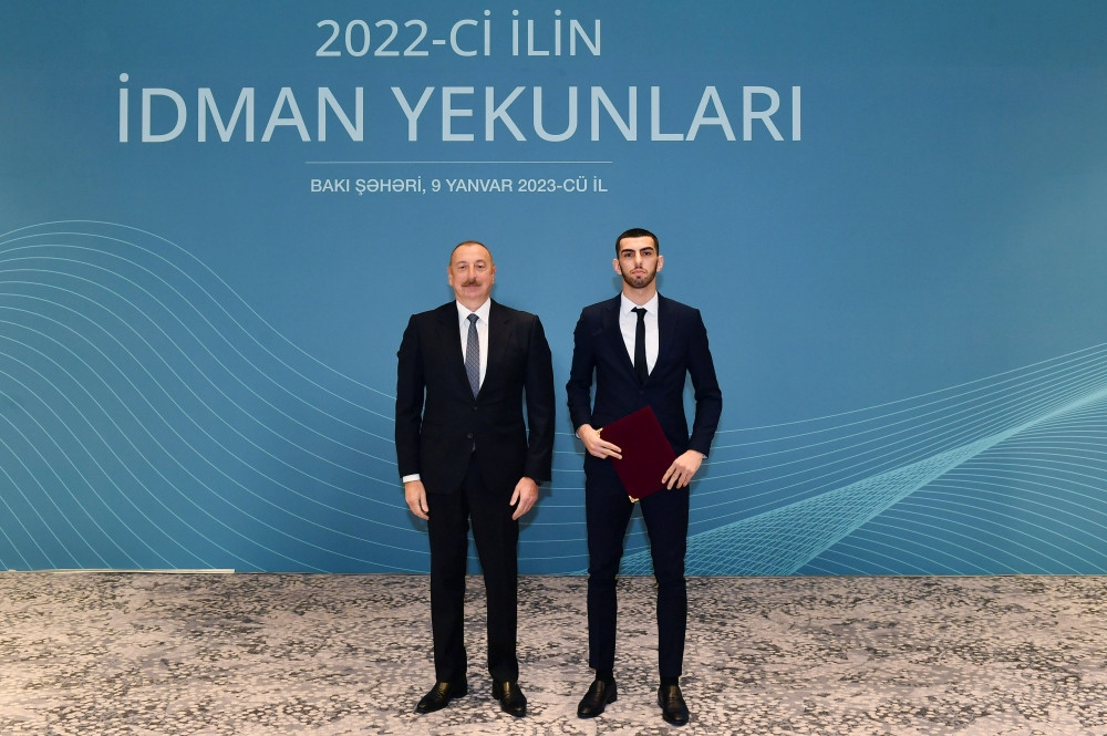 <span style='color:red'>Prezident İlham Əliyev ötən ilin idman yekunlarına həsr olunmuş mərasimdə iştirak edib<font color='red'> - YENİLƏNİB</font><font color=red> - FOTOLAR</font></span>
