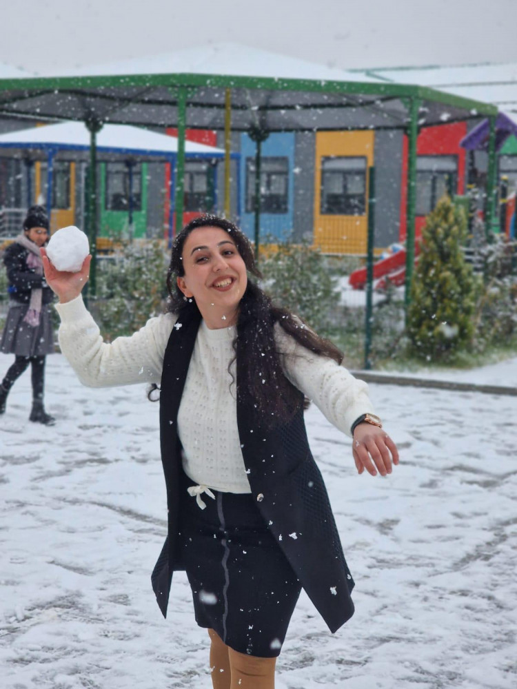 Zəngilanın Ağalı kəndində məktəblilərin ilk qar sevinci<font color=red> - FOTOLAR</font>