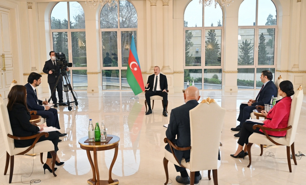 <span style='color:red'>Azərbaycan Prezidenti İlham Əliyev yerli televiziya kanallarına müsahibə verib<font color='red'> - YENİLƏNİB</font><font color=red> - FOTOLAR</font></span>