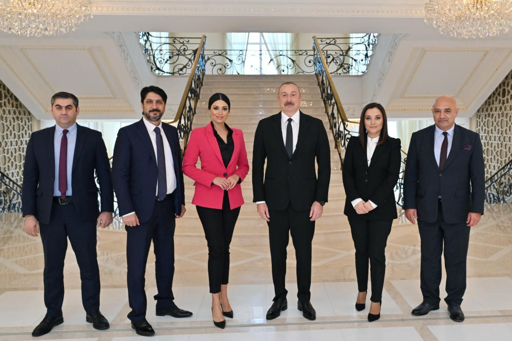 <span style='color:red'>Azərbaycan Prezidenti İlham Əliyev yerli televiziya kanallarına müsahibə verib<font color='red'> - YENİLƏNİB</font><font color=red> - FOTOLAR</font></span>