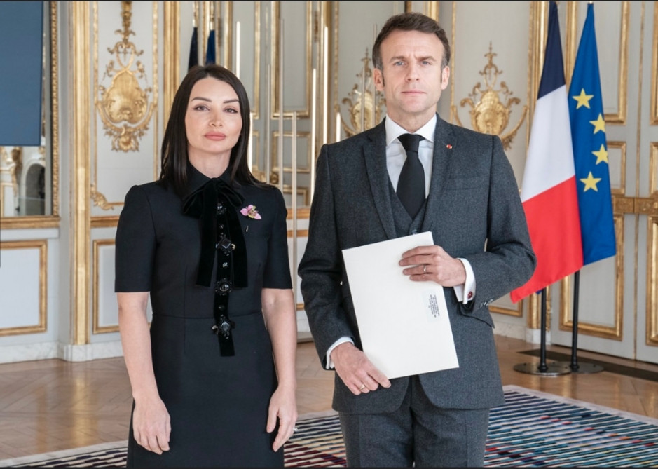 Səfir Leyla Abdullayeva etimadnaməsini Fransa Prezidentinə təqdim edib<font color=red> - FOTOLAR</font>