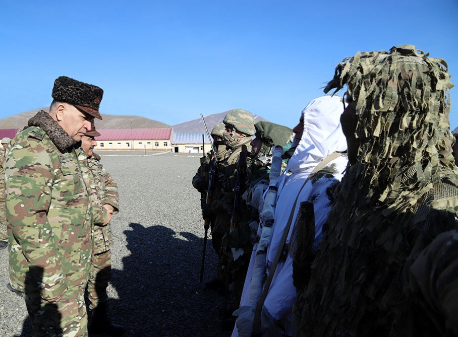 Müdafiə Nazirliyinin rəhbər heyəti Quru Qoşunlarının hərbi hissələrində olub<font color=red> - FOTOLAR</font>