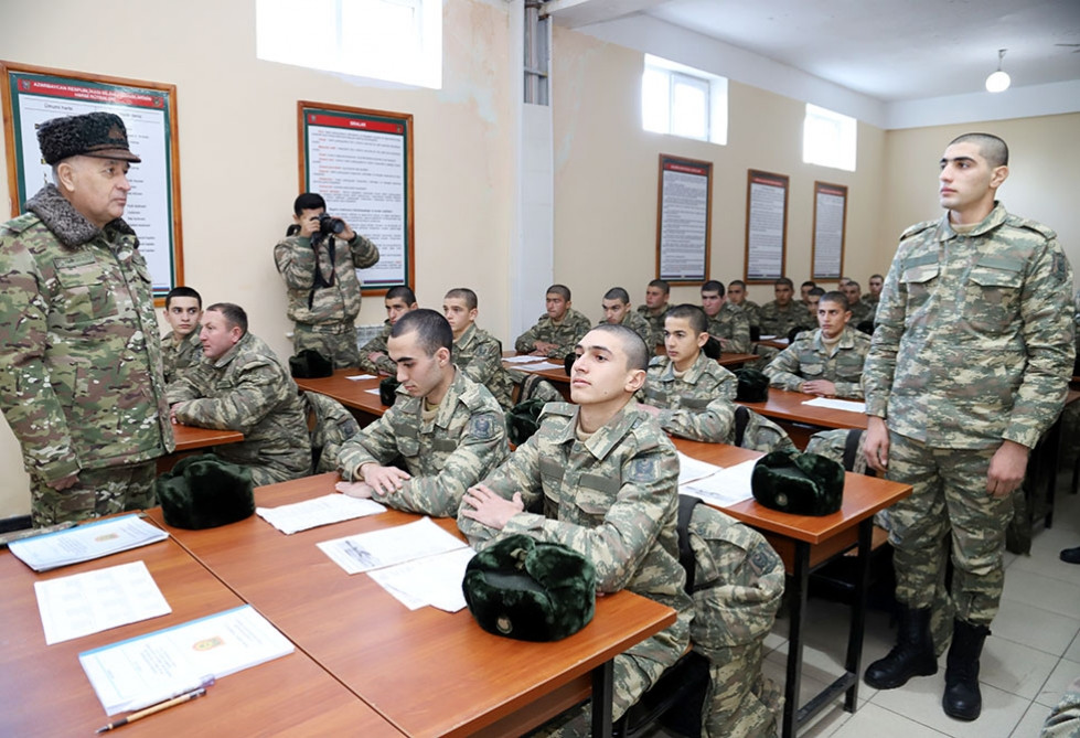 Müdafiə Nazirliyinin rəhbər heyəti Quru Qoşunlarının hərbi hissələrində olub<font color=red> - FOTOLAR</font>