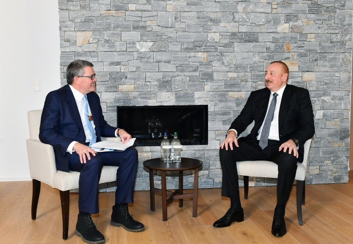 Prezident İlham Əliyevin Davosda “CISCO” şirkətinin qlobal innovasiyalar üzrə vitse-prezidenti ilə görüşü olub <font color='red'> - YENİLƏNİB</font><font color=red> - FOTOLAR</font>