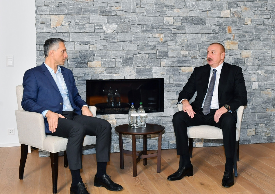 Prezident İlham Əliyevin Davosda “Signify” şirkətinin baş icraçı direktoru ilə görüşü olub<font color='red'> - YENİLƏNİB</font><font color=red> - FOTOLAR</font>