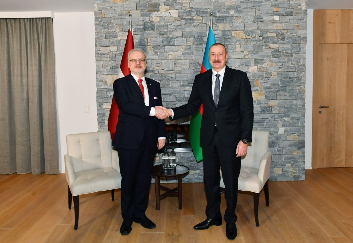 Prezident İlham Əliyevin Davosda Latviya Prezidenti ilə görüşü olub<font color='red'> - YENİLƏNİB</font><font color=red> - FOTOLAR</font>