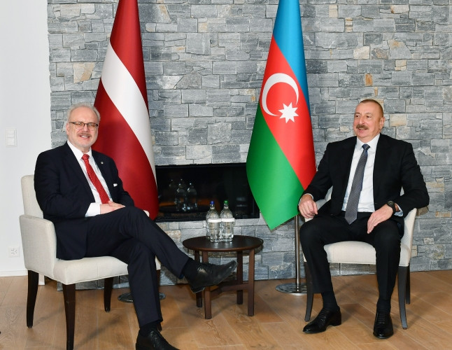 Prezident İlham Əliyevin Davosda Latviya Prezidenti ilə görüşü olub<font color='red'> - YENİLƏNİB</font><font color=red> - FOTOLAR</font>
