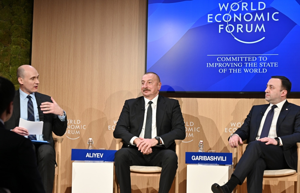 Prezident İlham Əliyev Dünya İqtisadi Forumu çərçivəsində keçirilən panel iclasında iştirak edib<font color='red'> - YENİLƏNİB</font><font color=red> - FOTOLAR</font>
