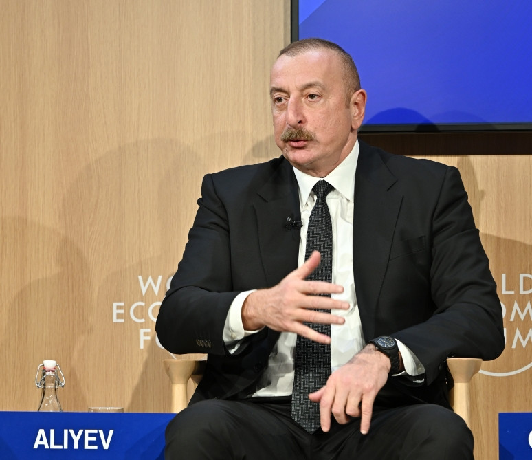 Prezident İlham Əliyev Dünya İqtisadi Forumu çərçivəsində keçirilən panel iclasında iştirak edib<font color='red'> - YENİLƏNİB</font><font color=red> - FOTOLAR</font>