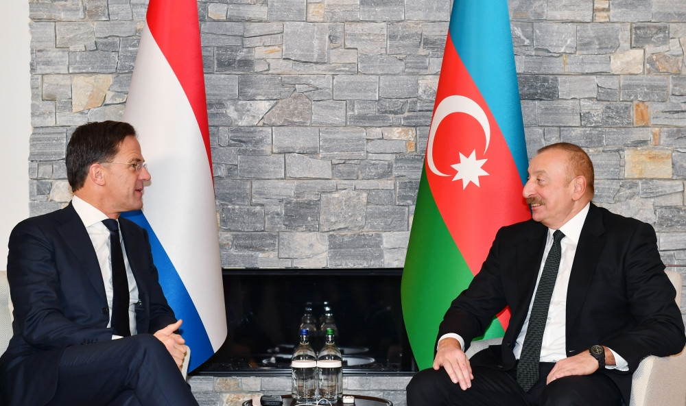  Azərbaycan Prezidenti İlham Əliyevin Davosda Niderlandın Baş naziri ilə görüşü olub <font color=red> - FOTOLAR</font>
