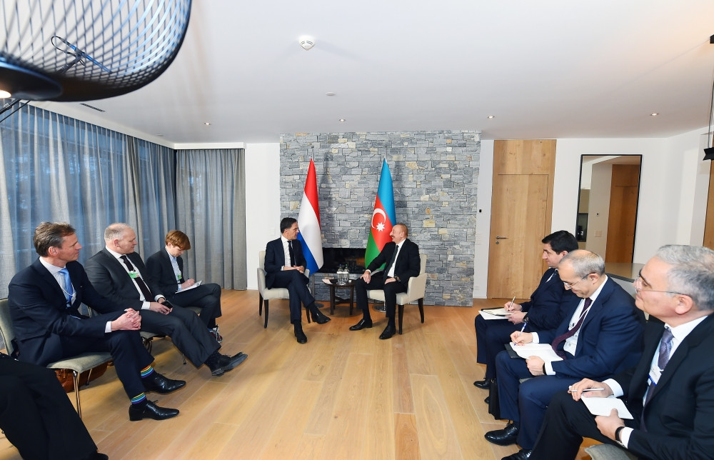 Azərbaycan Prezidenti İlham Əliyevin Davosda Niderlandın Baş naziri ilə görüşü olub <font color=red> - FOTOLAR</font>