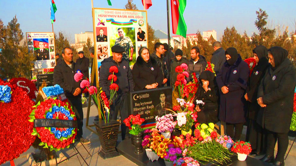 Naxçıvanda 20 Yanvar şəhidləri bir dəqiqəlik sükutla yad edildi<font color=red> - FOTOLAR</font>