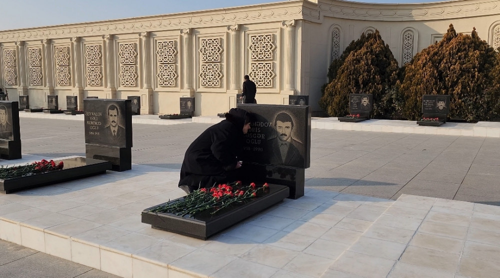 Naxçıvanda 20 Yanvar şəhidləri bir dəqiqəlik sükutla yad edildi<font color=red> - FOTOLAR</font>
