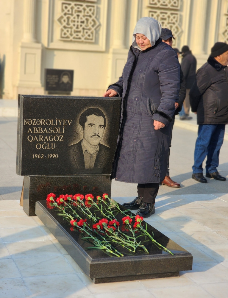 Naxçıvanda 20 Yanvar şəhidləri bir dəqiqəlik sükutla yad edildi<font color=red> - FOTOLAR</font>