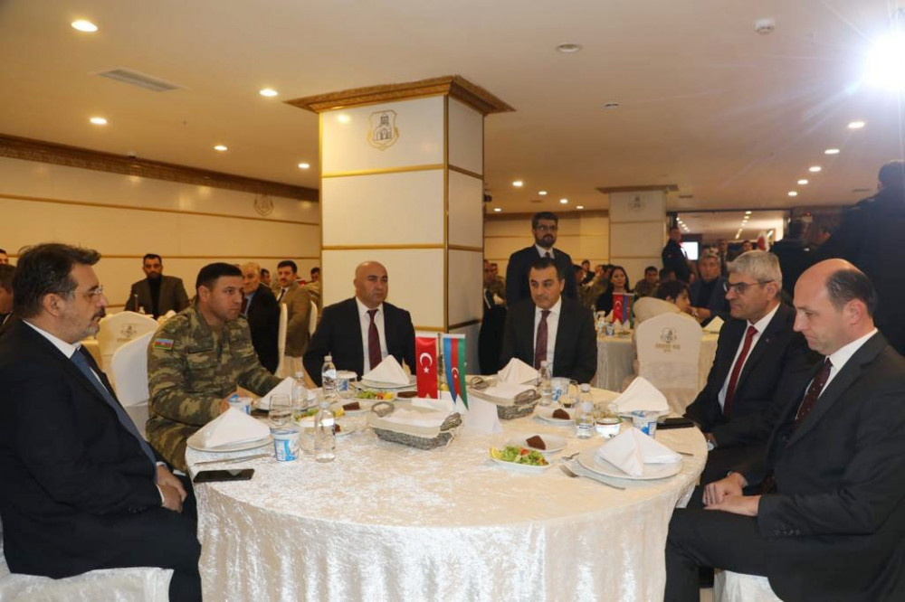 Qars şəhərində 20 Yanvar şəhidlərinin xatirəsi anılıb<font color=red> - FOTOLAR</font>
