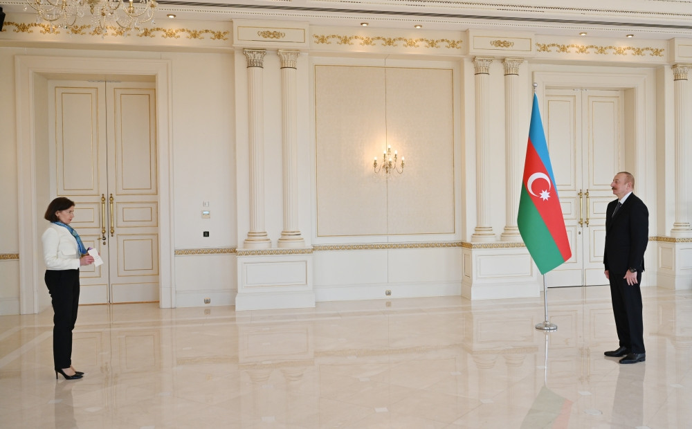 Prezident İlham Əliyev Fransanın Azərbaycanda yeni təyin olunan səfirinin etimadnaməsini qəbul edib<font color='red'> - YENİLƏNİB</font><font color=red> - FOTOLAR</font>