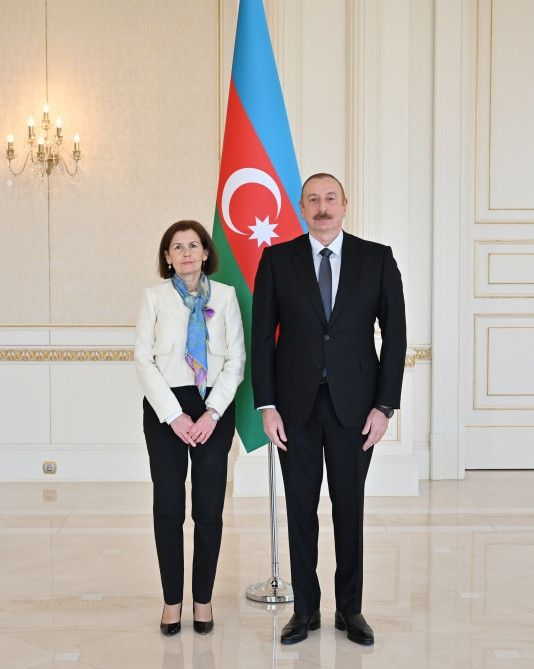 Prezident İlham Əliyev Fransanın Azərbaycanda yeni təyin olunan səfirinin etimadnaməsini qəbul edib<font color='red'> - YENİLƏNİB</font><font color=red> - FOTOLAR</font>