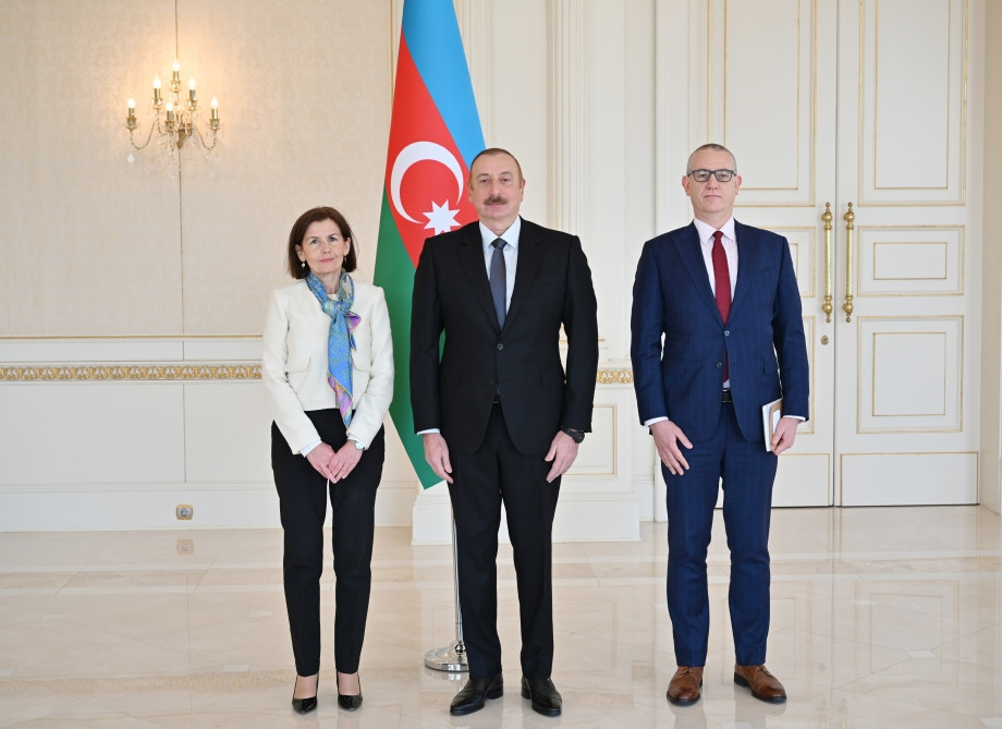 Prezident İlham Əliyev Fransanın Azərbaycanda yeni təyin olunan səfirinin etimadnaməsini qəbul edib<font color='red'> - YENİLƏNİB</font><font color=red> - FOTOLAR</font>