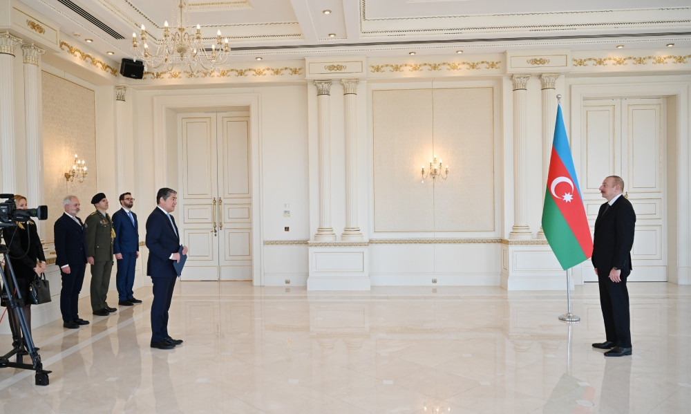 Prezident İlham Əliyev Yunanıstanın Azərbaycanda yeni təyin olunan səfirinin etimadnaməsini qəbul edib<font color='red'> - YENİLƏNİB</font><font color=red> - FOTOLAR</font>