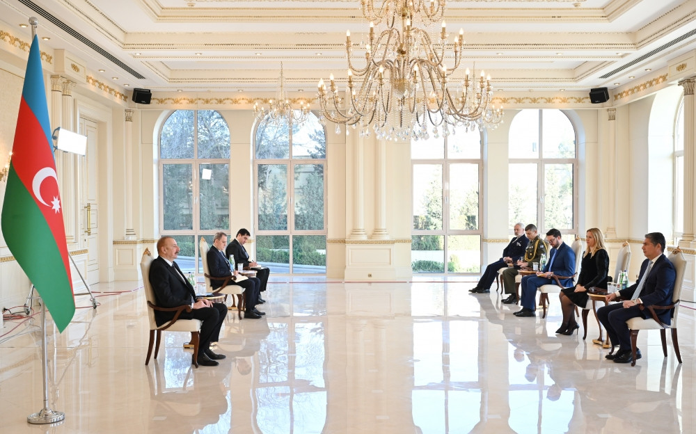 Prezident İlham Əliyev Yunanıstanın Azərbaycanda yeni təyin olunan səfirinin etimadnaməsini qəbul edib<font color='red'> - YENİLƏNİB</font><font color=red> - FOTOLAR</font>