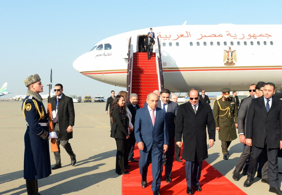  Misir Prezidenti Əbdülfəttah Əs-Sisi Azərbaycana səfərə gəlib<font color=red> - FOTOLAR</font>