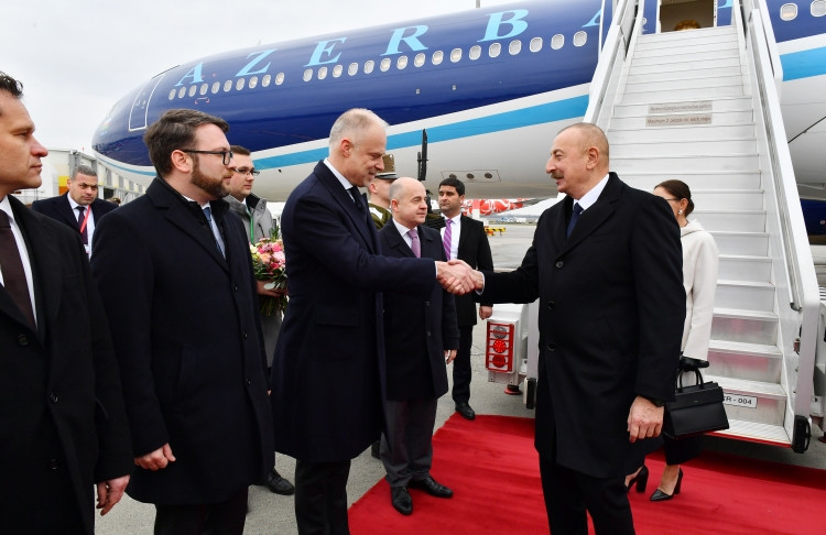 Azərbaycan Prezidenti İlham Əliyev Macarıstana rəsmi səfərə gedib<font color=red> - FOTOLAR</font>