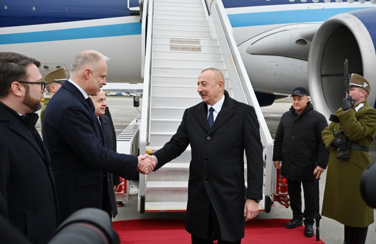 Azərbaycan Prezidenti İlham Əliyev Macarıstana rəsmi səfərə gedib<font color=red> - FOTOLAR</font>