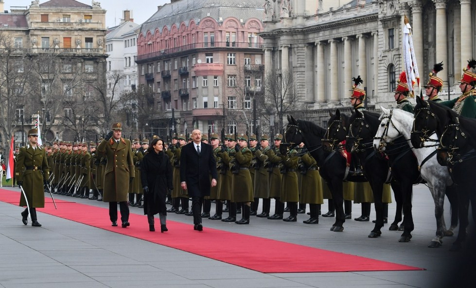 Budapeştdə Azərbaycan Prezidenti İlham Əliyevin rəsmi qarşılanma mərasimi olub<font color=red> - FOTOLAR</font>