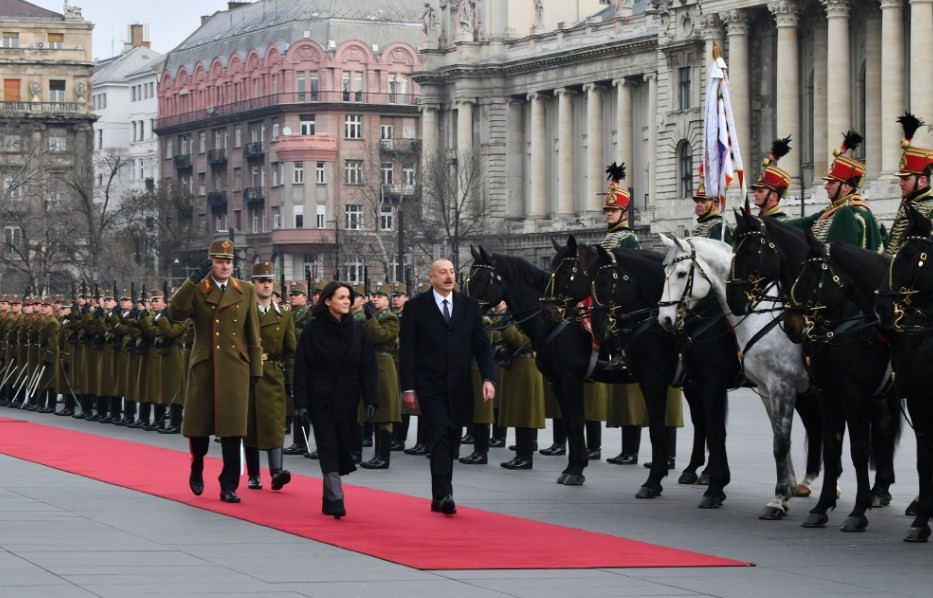 Budapeştdə Azərbaycan Prezidenti İlham Əliyevin rəsmi qarşılanma mərasimi olub<font color=red> - FOTOLAR</font>