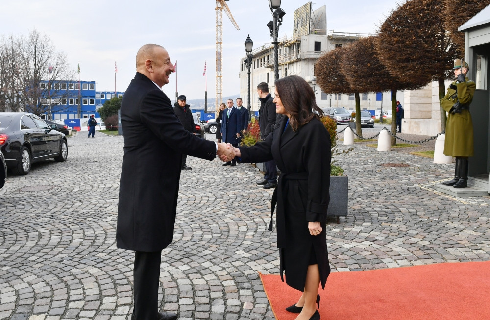 Azərbaycan Prezidenti İlham Əliyevin Macarıstan Prezidenti Katalin Novak ilə təkbətək görüşü olub<font color='red'> - YENİLƏNİB</font><font color=red> - FOTOLAR</font>